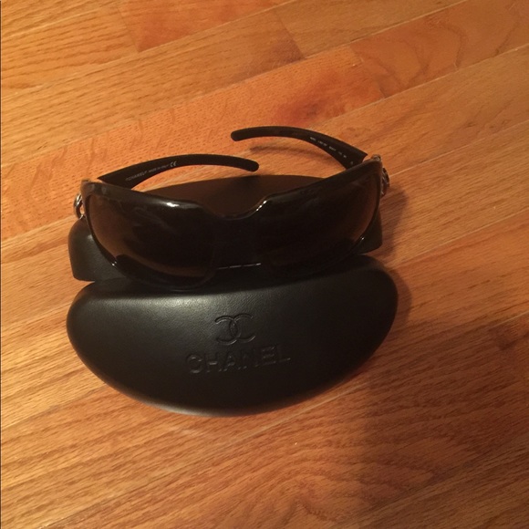 Chanel Sunglasses - Picture 2 of 8
